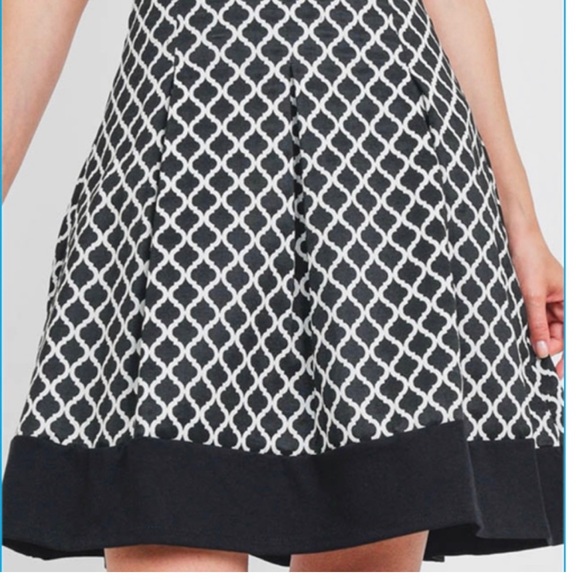 Classic Black and White Skirt - Picture 2 of 2